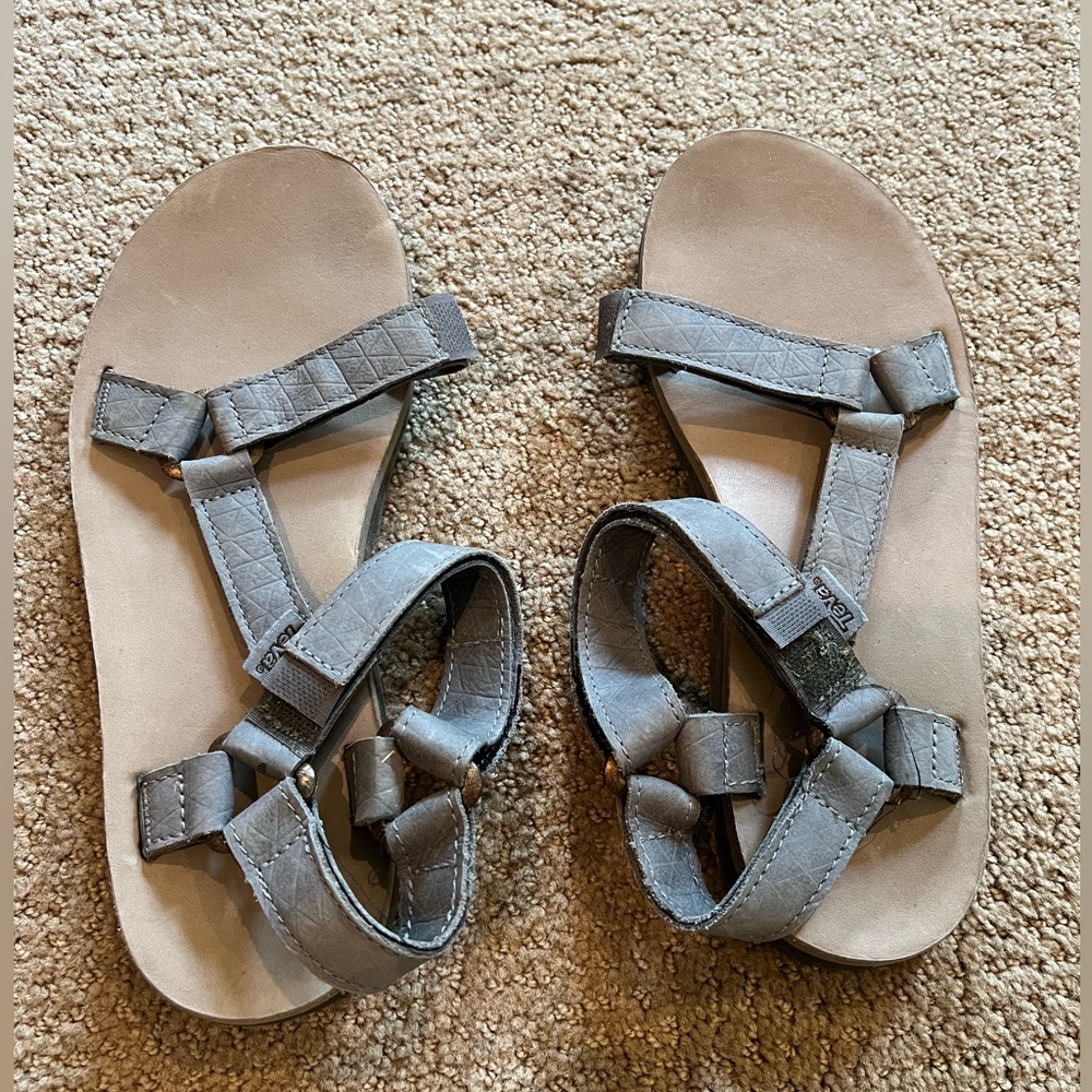 Teva Sandals - Gray & Tan - Size 8 - Gently worn